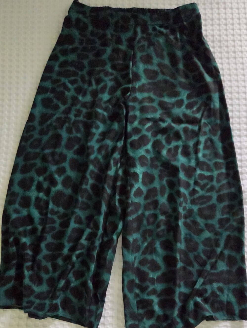 SHEIN Green and Black Leopard-Print Elastic Waist Pants